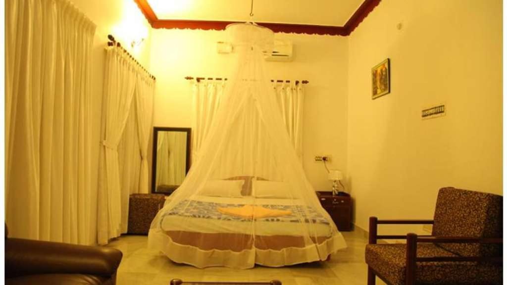 Kuppath Inn Kochi Ngoại thất bức ảnh