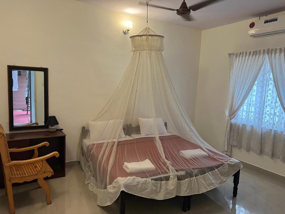 Kuppath Inn Kochi Ngoại thất bức ảnh